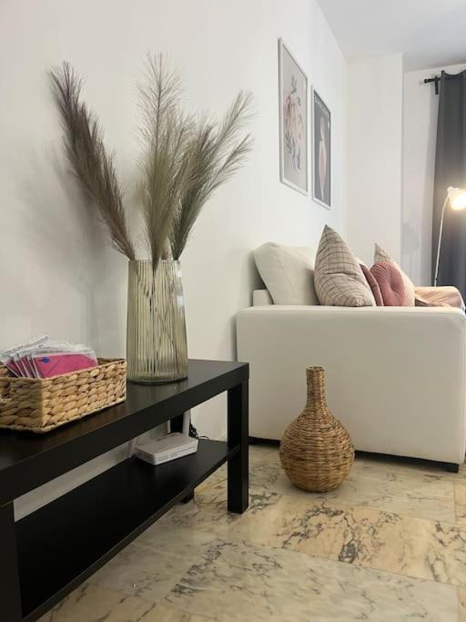 Love Rent4 Malaga Lyli Torremolinos Exterior photo