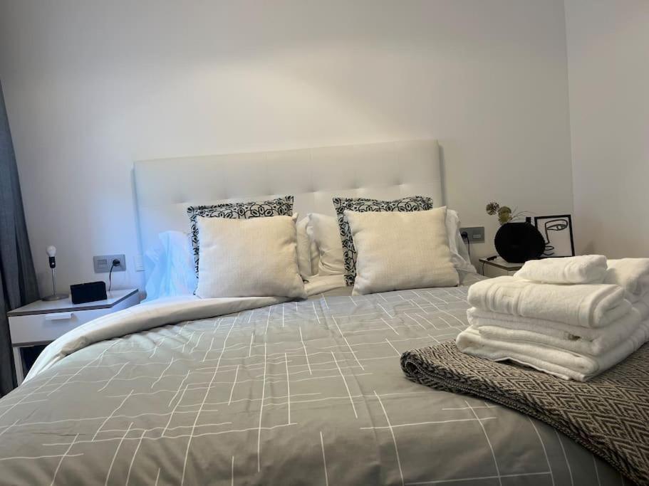 Love Rent4 Malaga Lyli Torremolinos Exterior photo